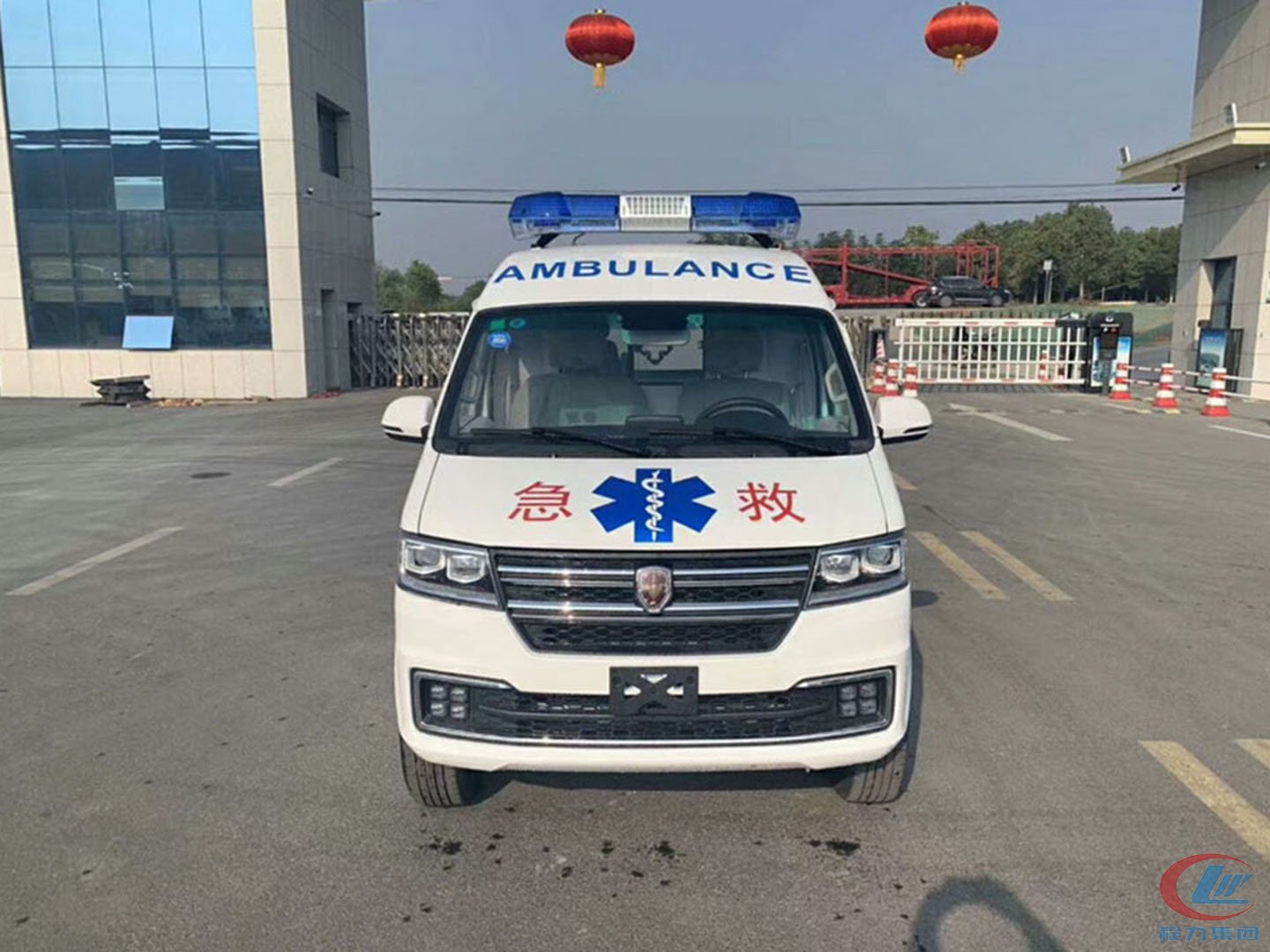 國六金杯新海獅S運(yùn)輸型救護(hù)車