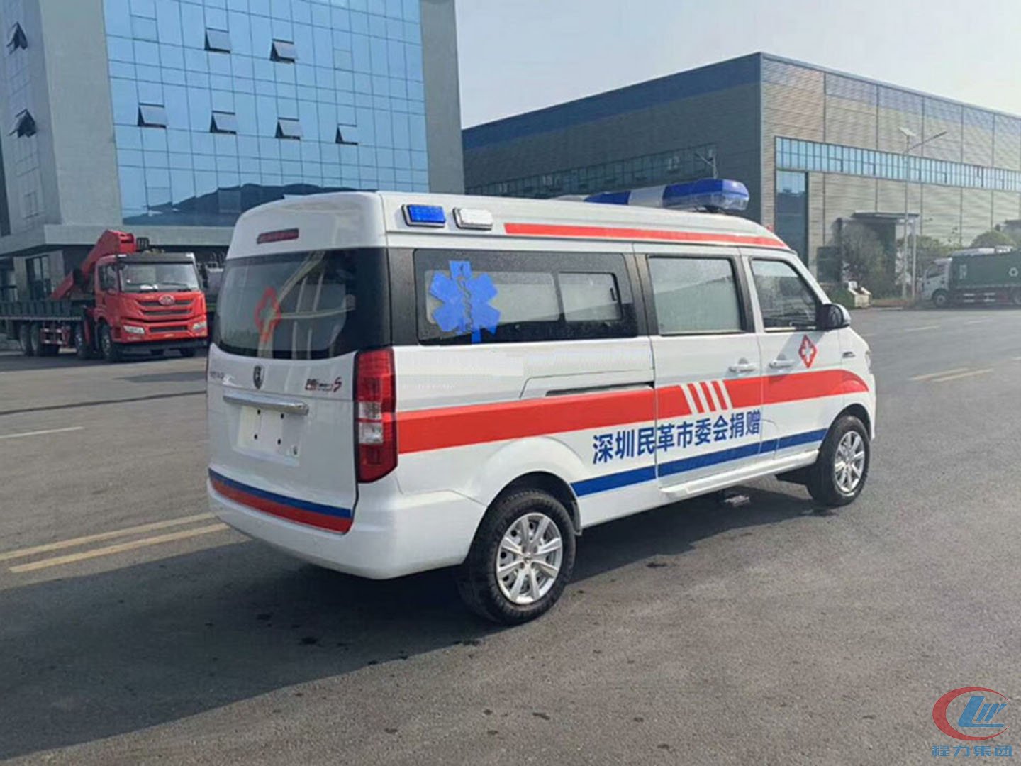 國六金杯新海獅S運(yùn)輸型救護(hù)車