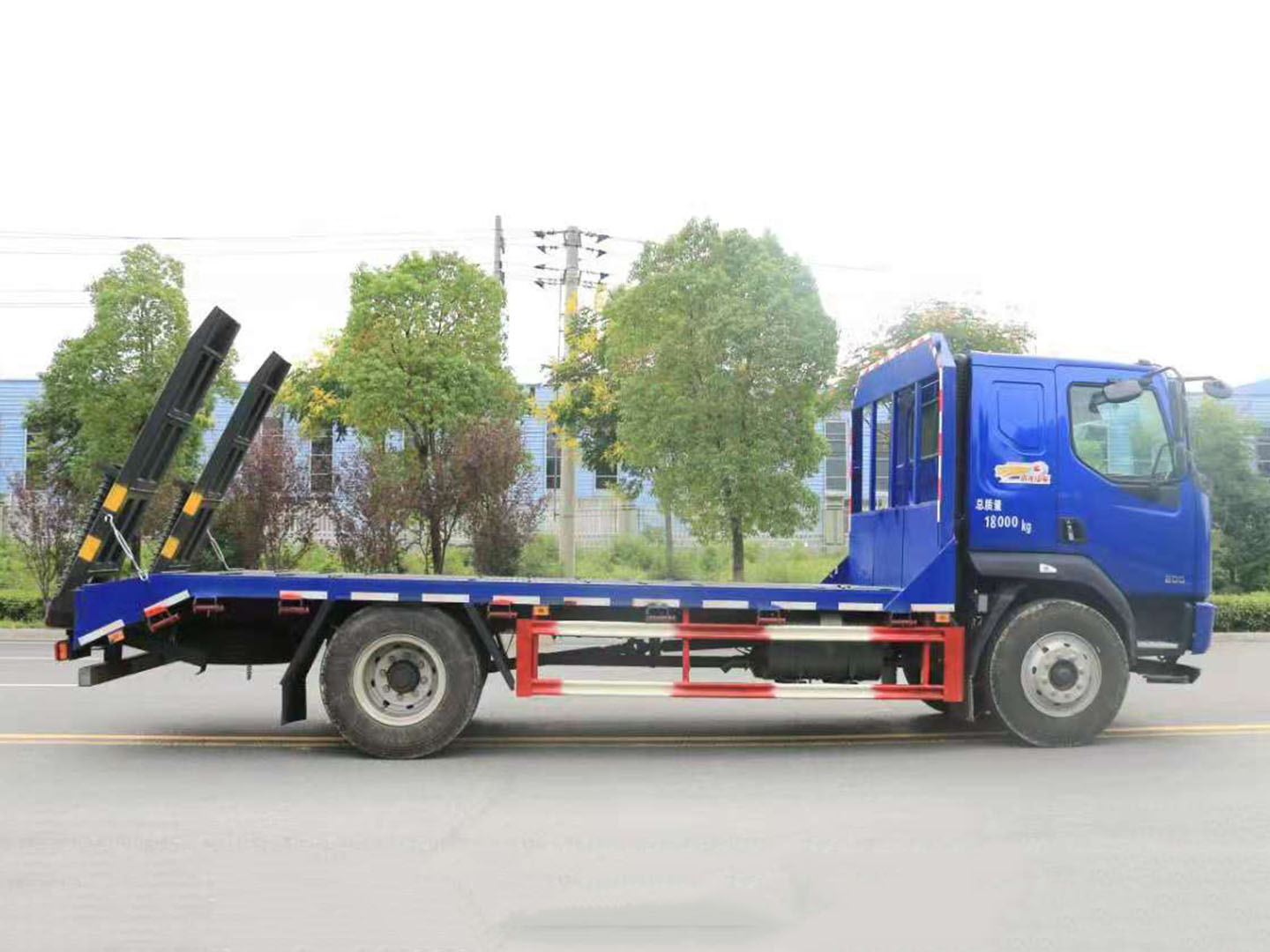 國(guó)六東風(fēng)柳汽乘龍單橋平板車圖片