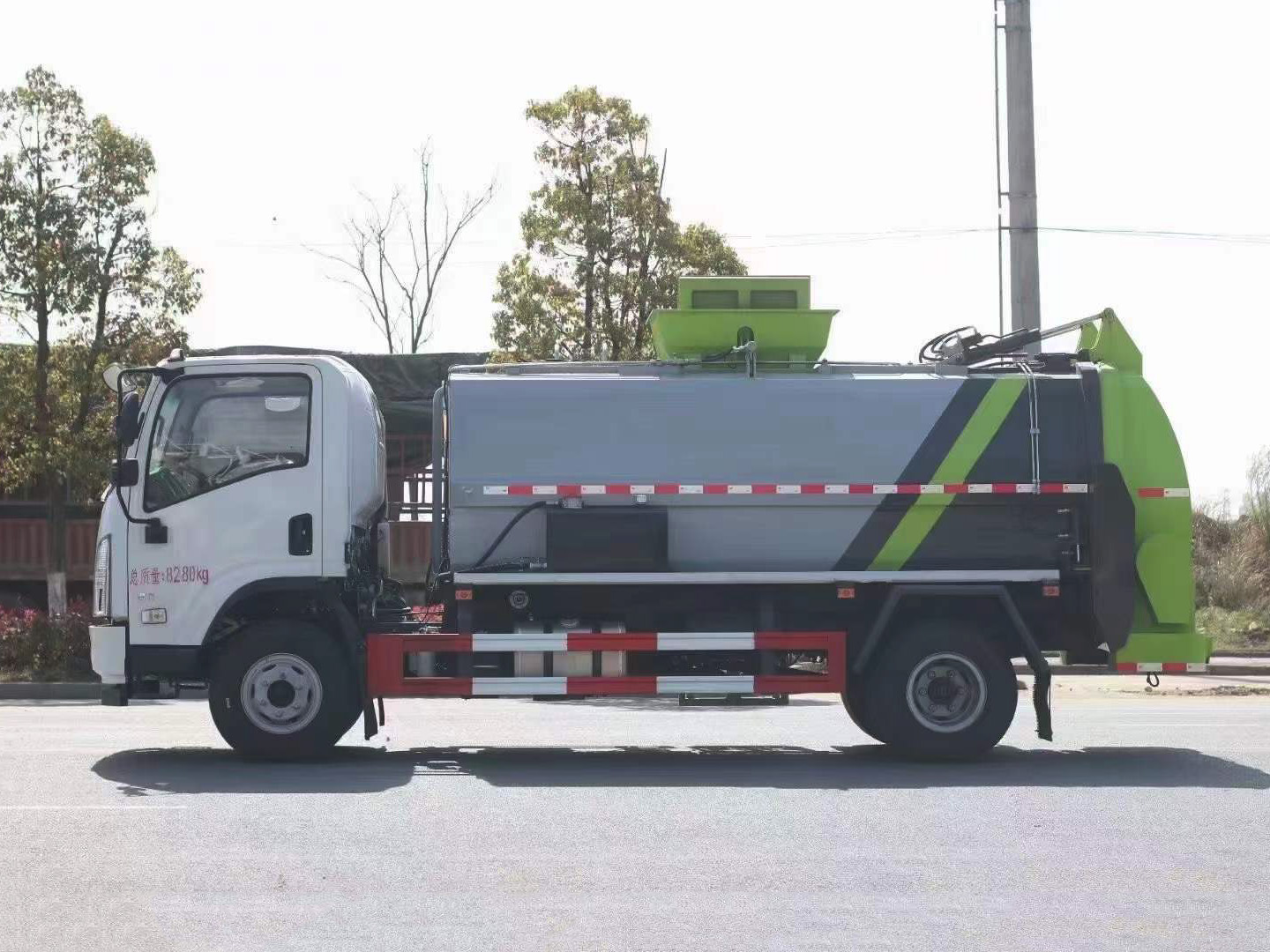國(guó)六陜汽軒德餐廚垃圾車(chē)