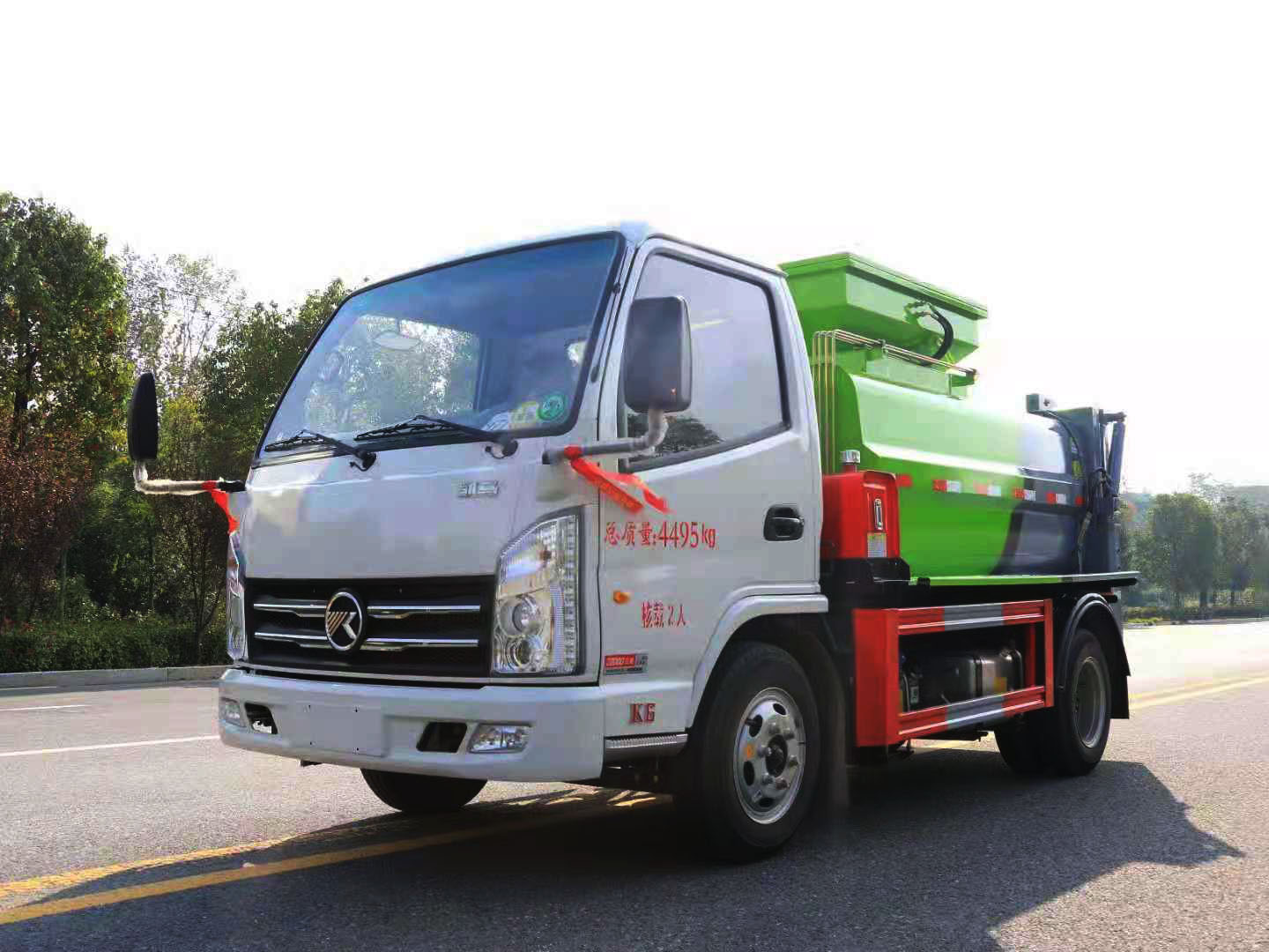 國(guó)六凱馬3方餐廚垃圾車