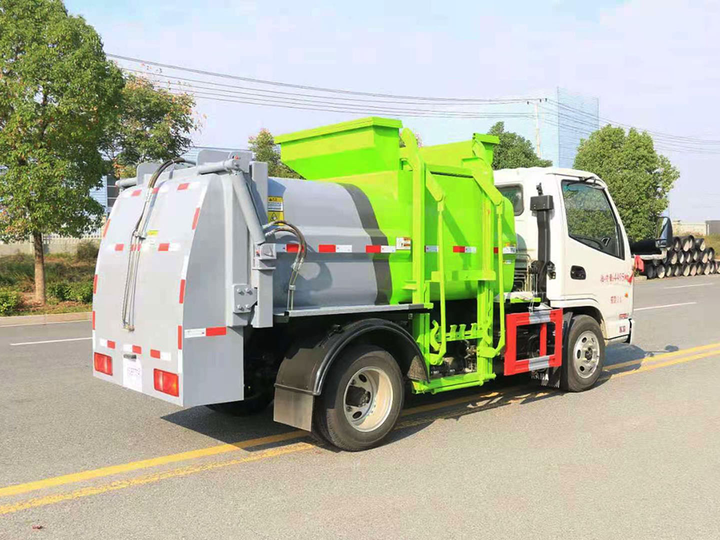 國(guó)六凱馬3方餐廚垃圾車