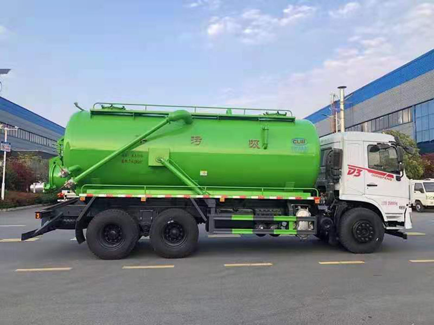 國六東風(fēng)專底D3后八輪吸污車圖片