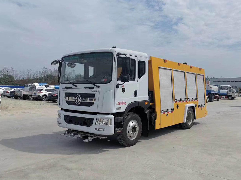 東風(fēng)D9排水搶險車