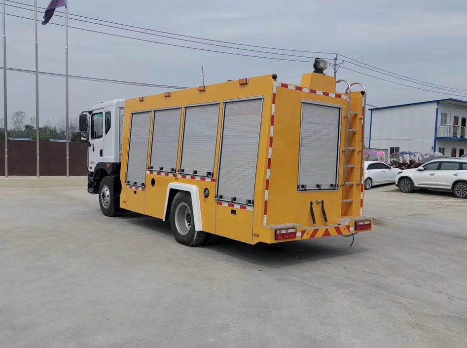 東風(fēng)D9排水搶險車
