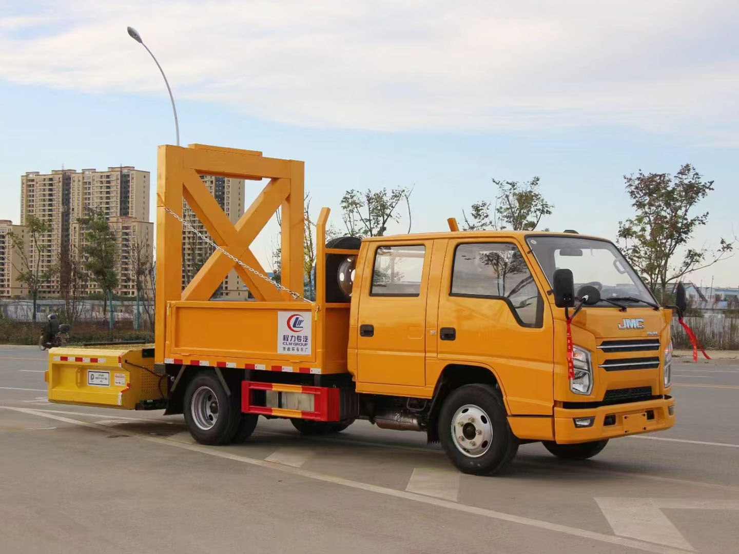 國(guó)六江鈴雙排防撞緩沖車