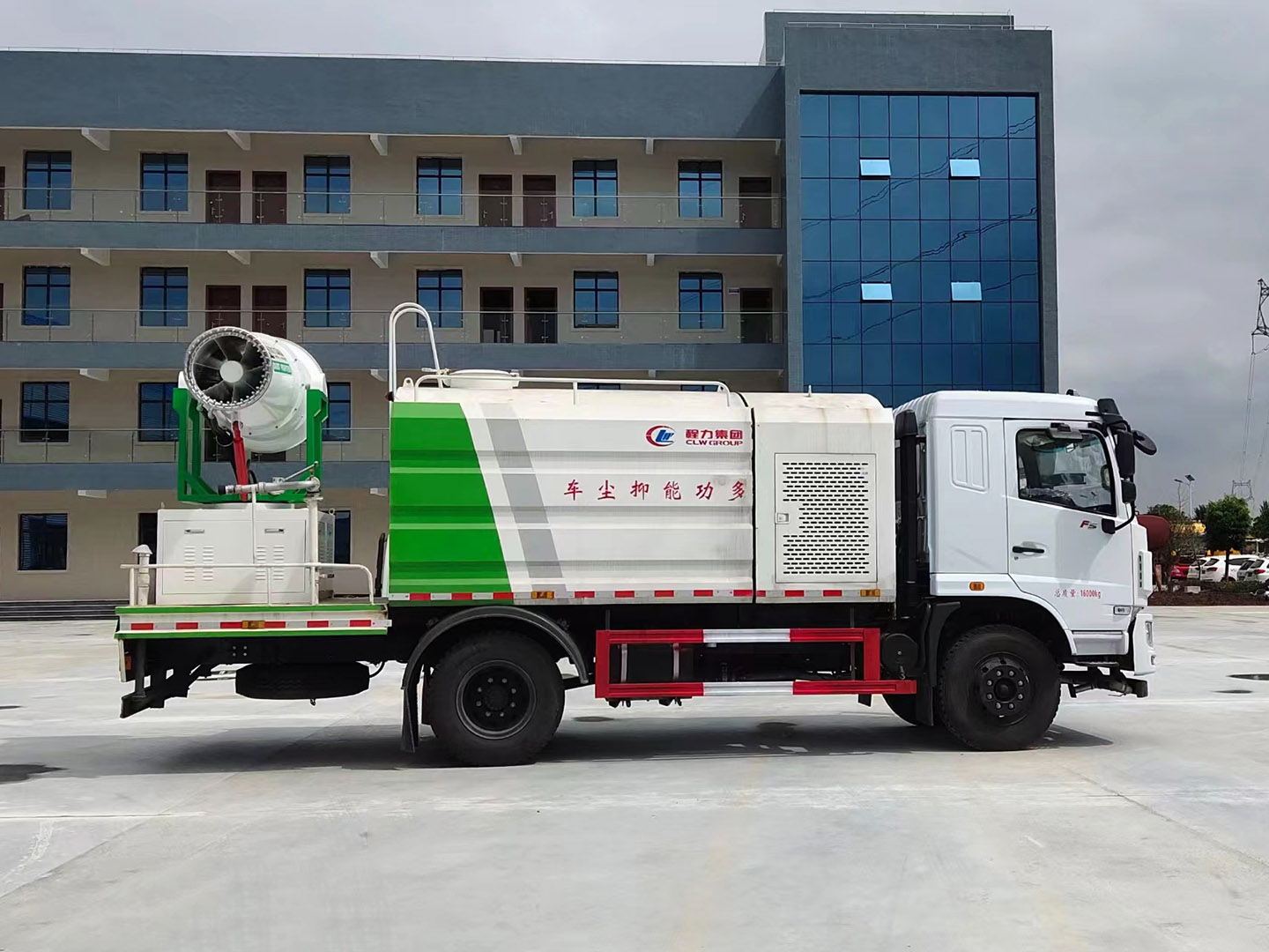 東風(fēng)華神F5多功能抑塵消毒車(chē) 