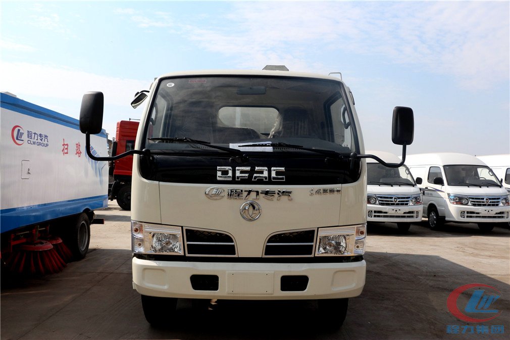 小多利卡掃路車(chē)