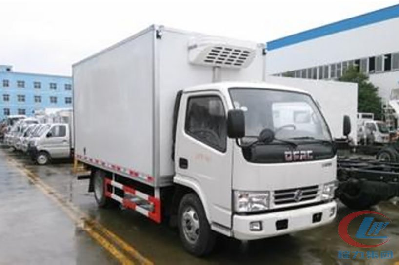 湖北程力東風(fēng)小多利卡冷藏車(chē)側(cè)面圖