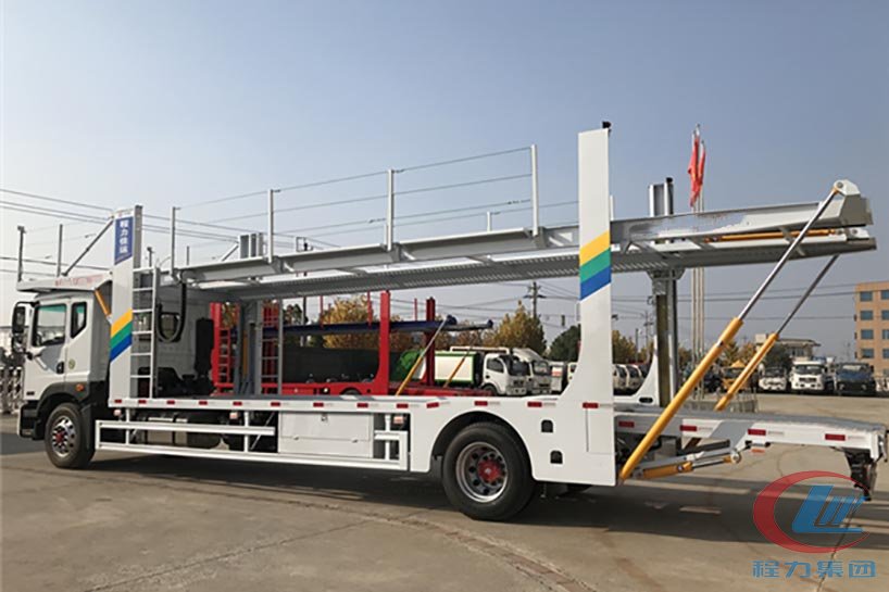 程力東風(fēng)多利卡D12轎運(yùn)車(chē)側(cè)面圖