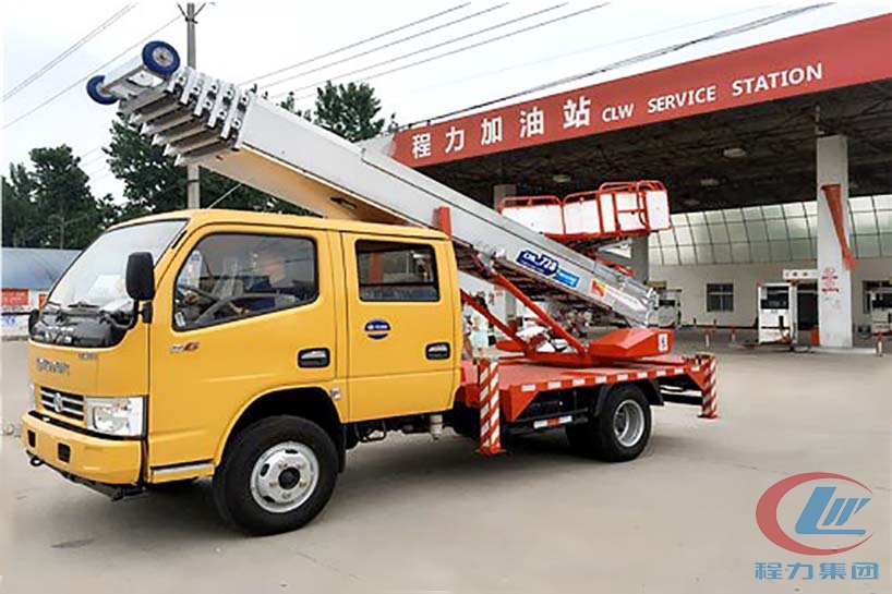 東風(fēng)28米進(jìn)口云梯車(chē)側(cè)面圖