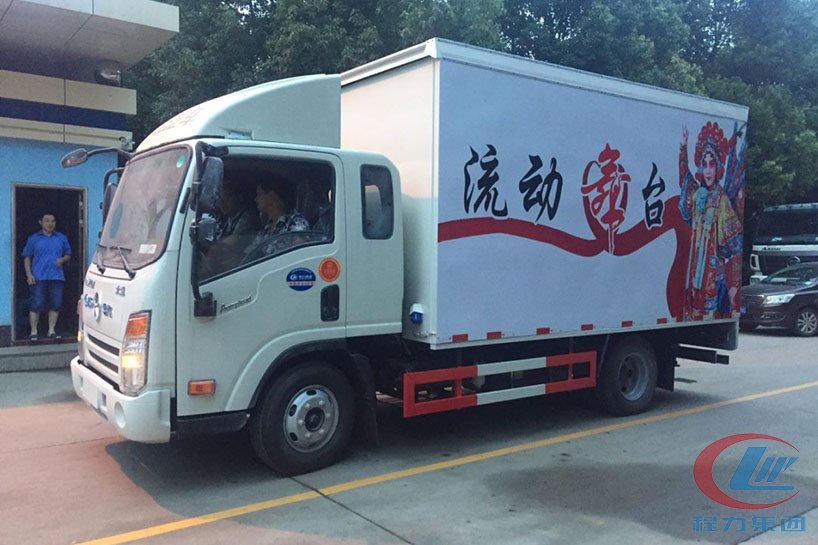 大運(yùn)排半3.8米廂長(zhǎng)舞臺(tái)車側(cè)面圖