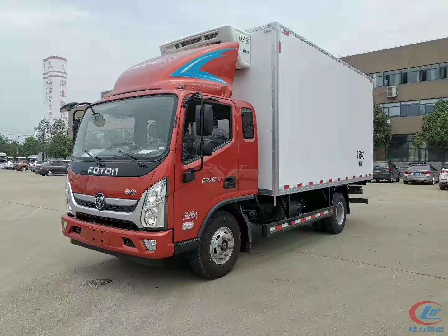 程力福田奧鈴冷藏車(廂長(zhǎng)6米)側(cè)面圖