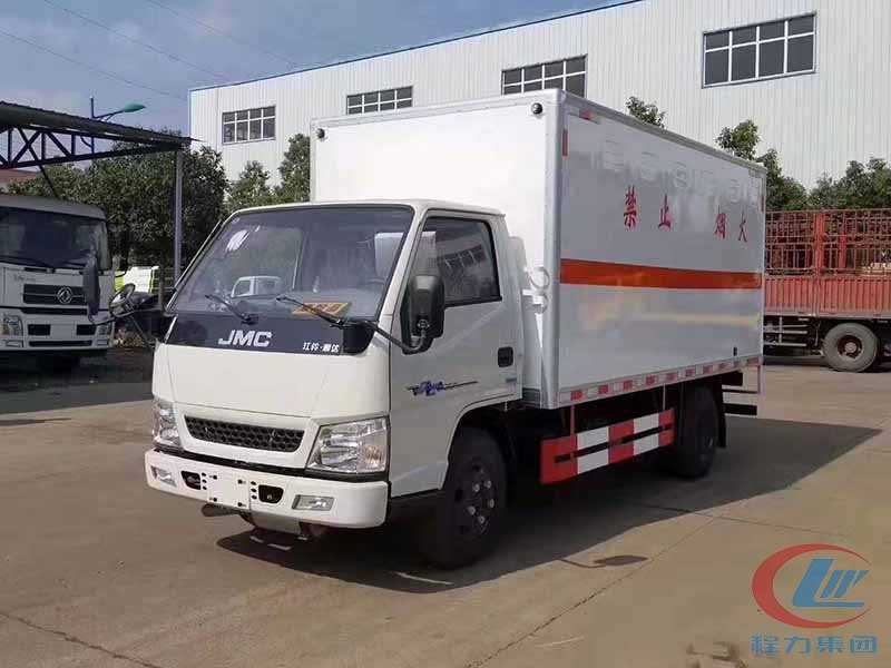 危險(xiǎn)品廂式車超載