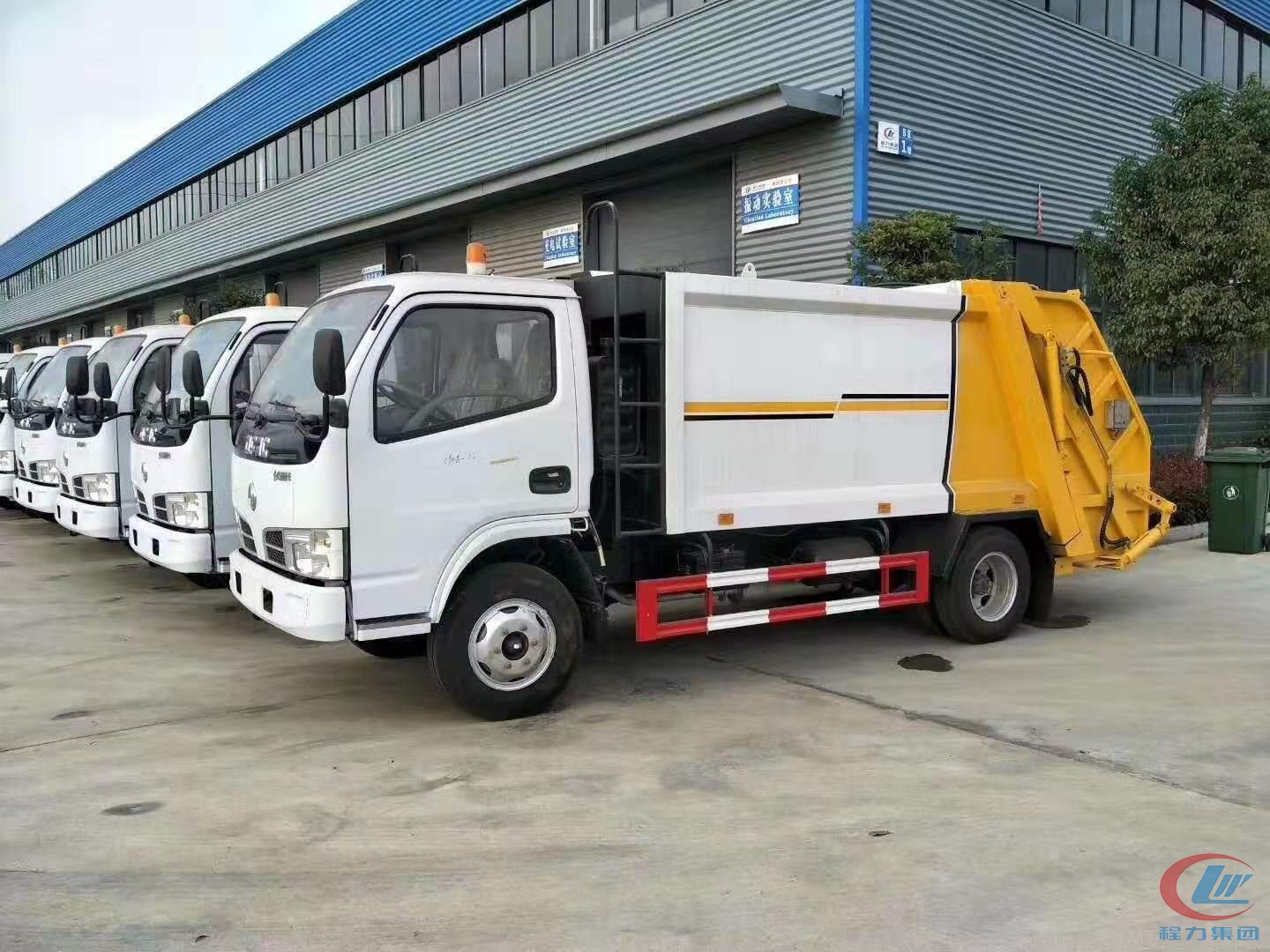 壓縮垃圾車(chē)項(xiàng)目展示