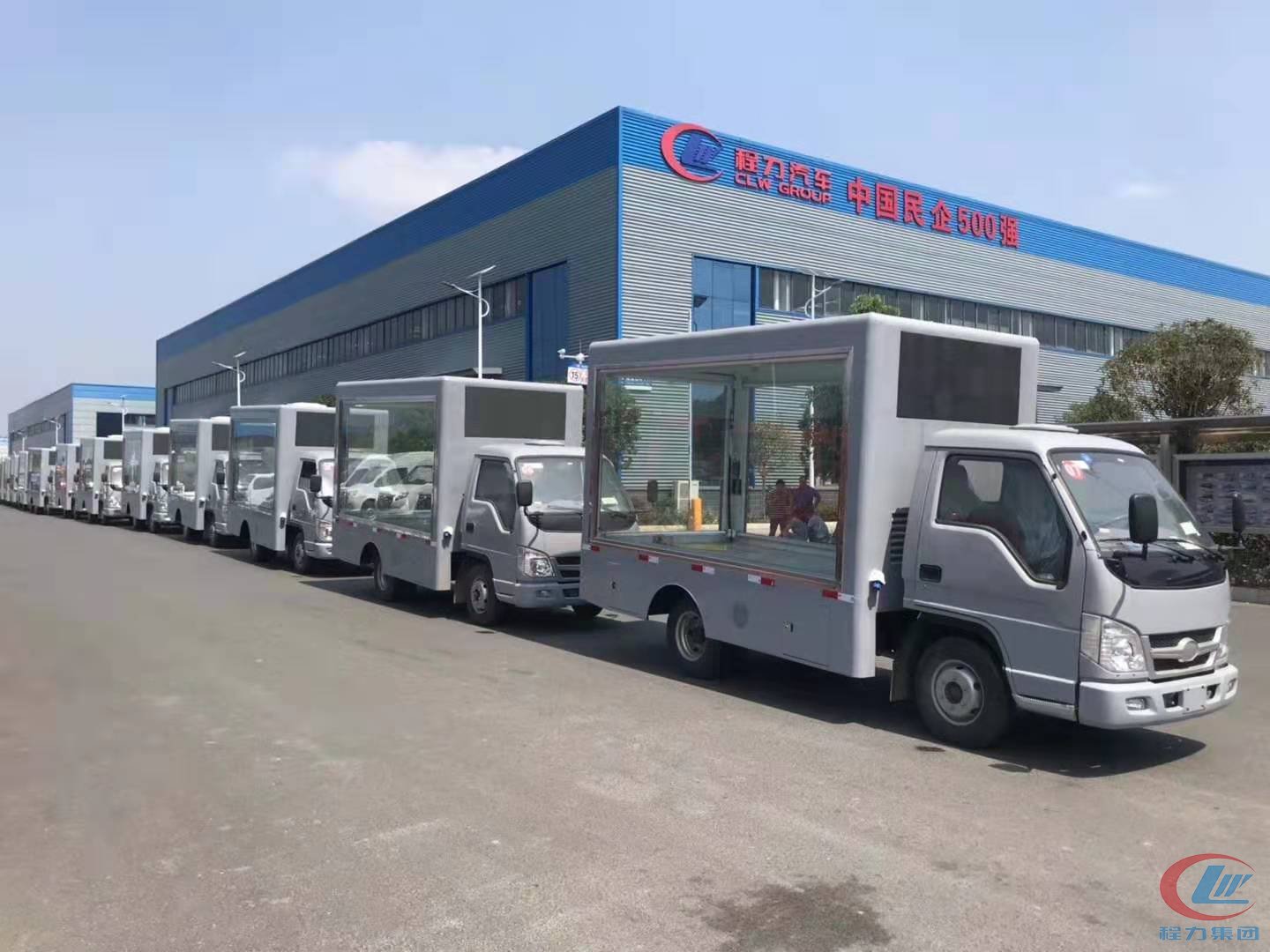 程力汽車(chē)集團(tuán)廣告車(chē)出口案例