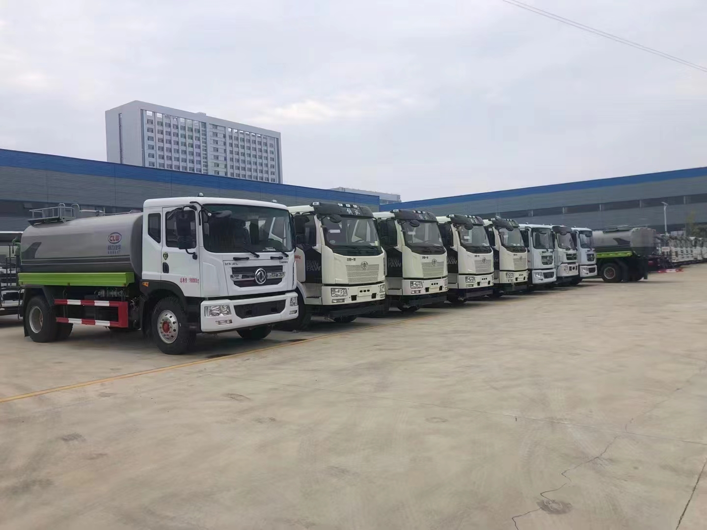 程力東風(fēng)多利卡D9灑水車(chē)|解放J6灑水車(chē)