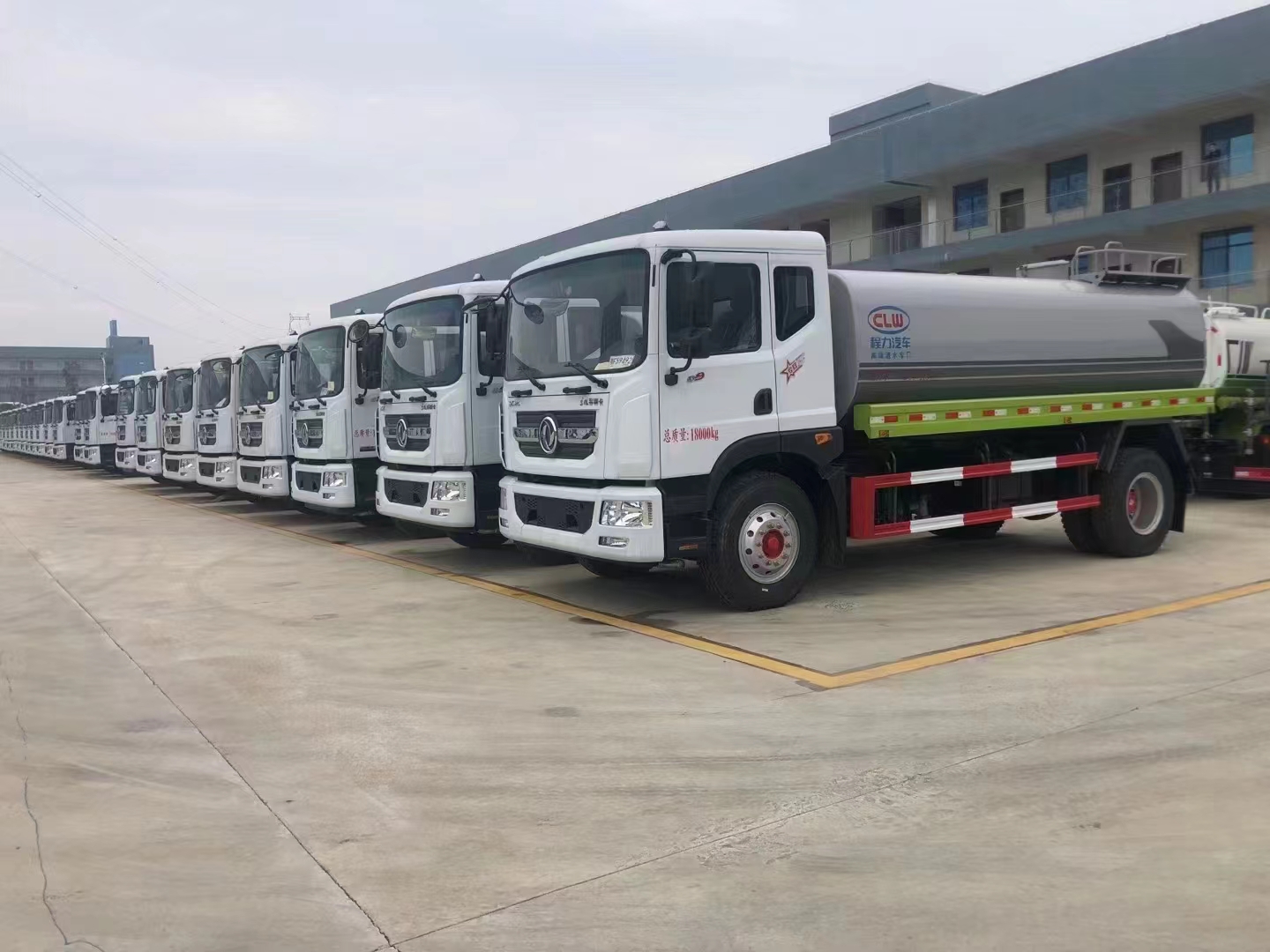 東風(fēng)多利卡D9灑水車(chē)