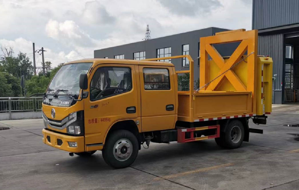 東風(fēng)小多利卡D6防撞緩沖車(chē)